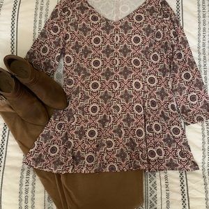 Woman’s blouse 3/4 sleeve.